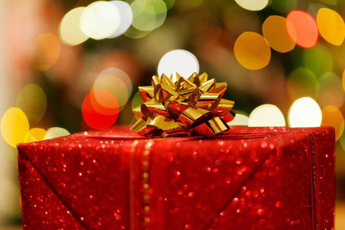 christmas_present_box_celebration_christmas_festive_christmas_gift_holiday_lights-1250761.jpg!d